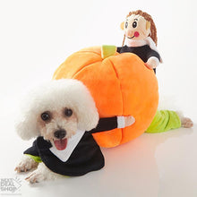 Carregar imagem no visualizador da galeria, Fantasy Dog Carrying Pumpkin