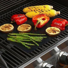 Carregar imagem no visualizador da galeria, 2 Piece Non-Stick Barbecue Grill Mats - No more messy grills!
