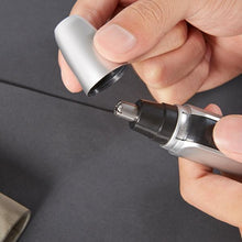 Carregar imagem no visualizador da galeria, Nasal Hair Trimmer - Electric
