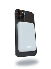 Carregar imagem no visualizador da galeria, MagBank Carregador Portátil Magnético Sem Fio 5000Mah eletronicos 026 AmploTech Branco 

